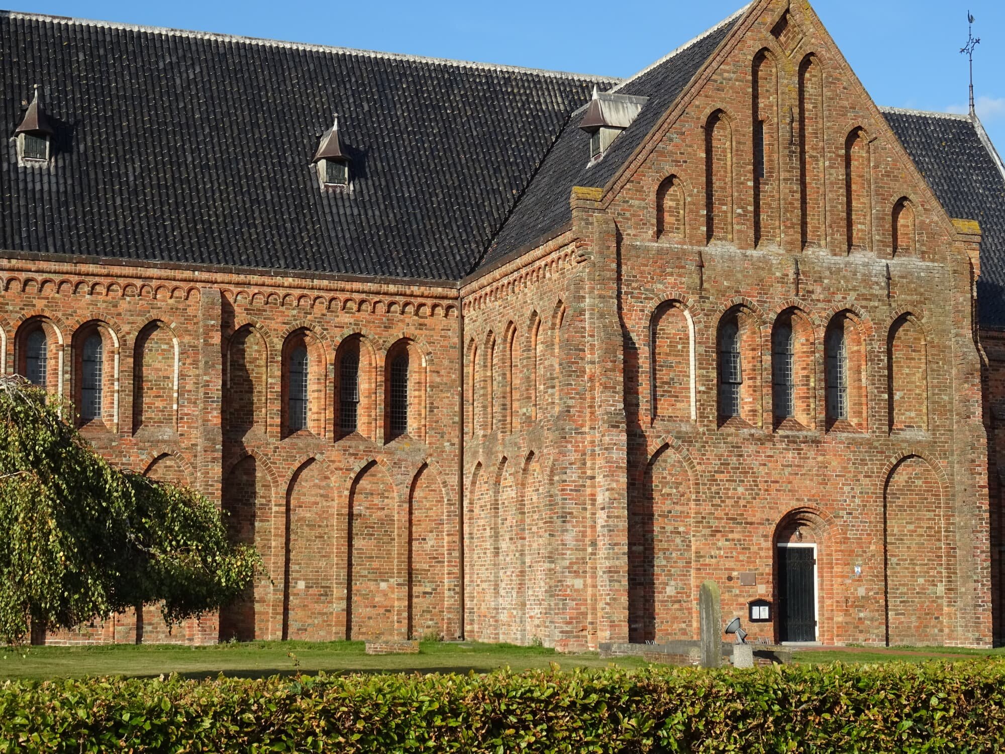 kerk_zijkant.jpg
